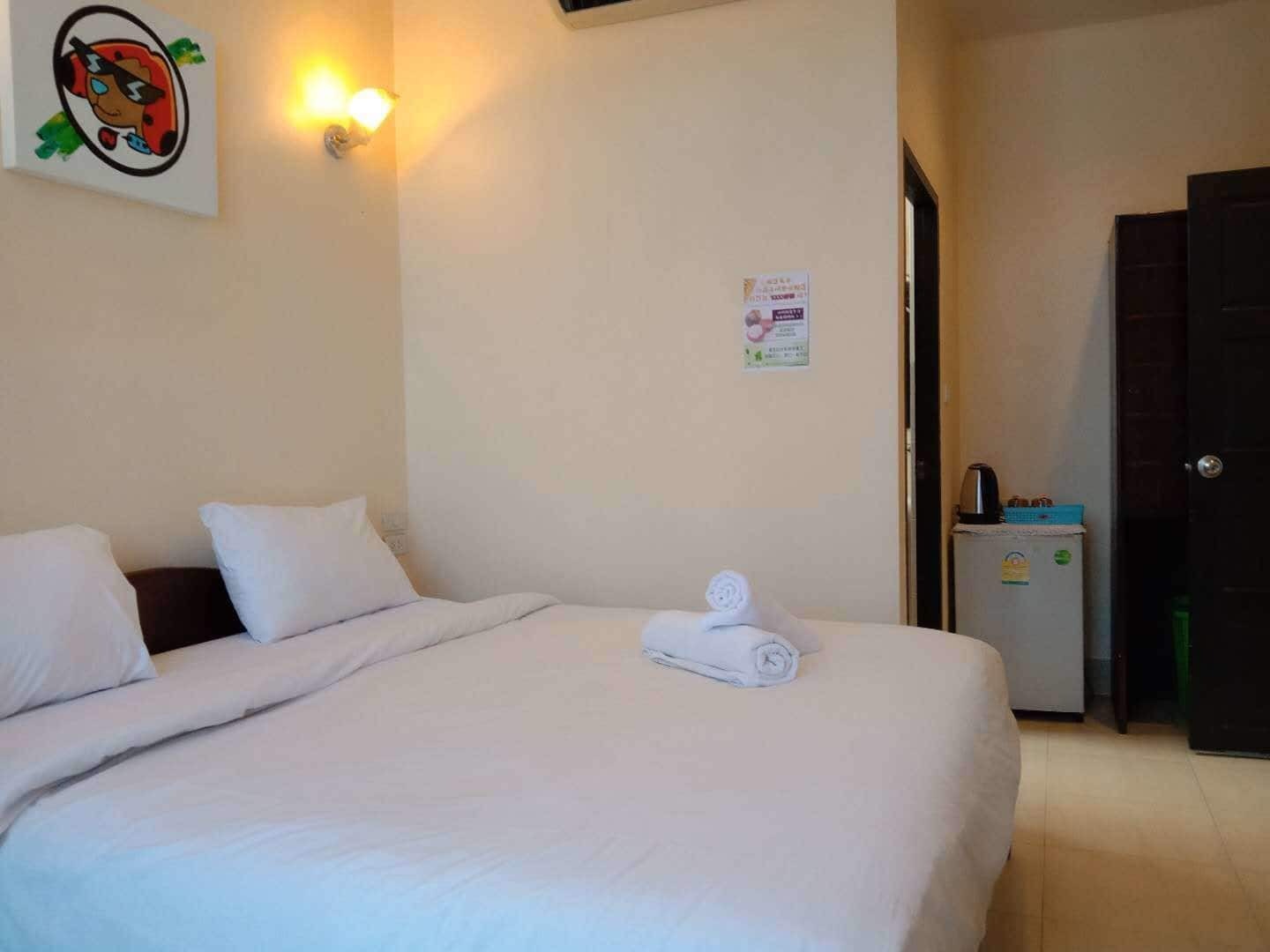 Zodiac Hotel Patong Экстерьер фото